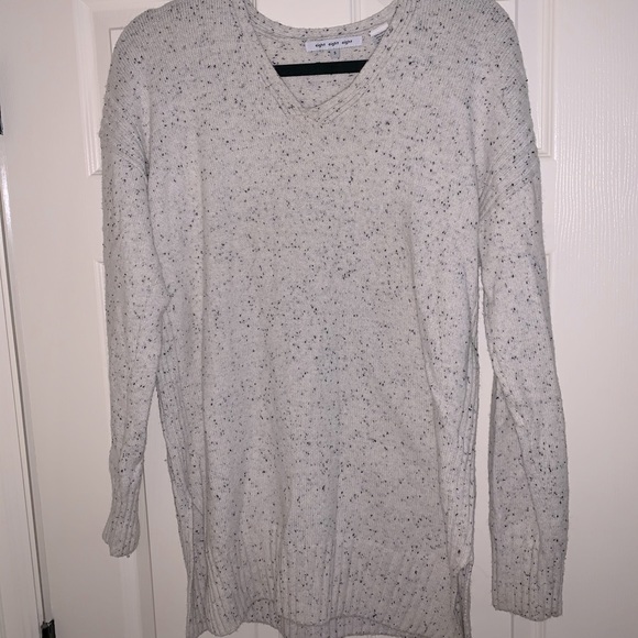Speckled Print Light Grey Over Sized Sweater with Side Slits - Picture 1 of 2